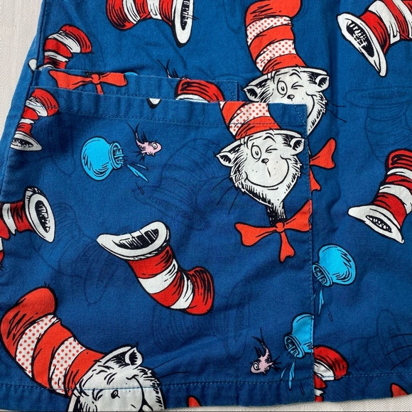 Dr. Seuss CAT IN THE HAT medical cotton scrub top size XS - Picture 6 of 15